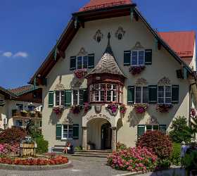 Sankt Gilgen Village Wolfgangsee Salzburg Salzkammergut Lake Summer Royalty Free Stock Photos - 024641 - 10-07-2015 - 8263x7366 Pixel Sankt Gilgen Village Wolfgangsee Salzburg Salzkammergut Lake Summer Royalty Free Stock Photos View Point Coast Beach Fine Art Photographers Senic Island Fine...