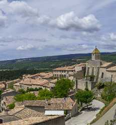 Aurel Alpes De Haute Provence France Village View Stock Photos Photo Sunshine Fine Art Landscapes - 015686 - 28-05-2014 - 6822x7383 Pixel Aurel Alpes De Haute Provence France Village View Stock Photos Photo Sunshine Fine Art Landscapes Art Printing Fine Art Fotografie Town Fine Arts Photography...