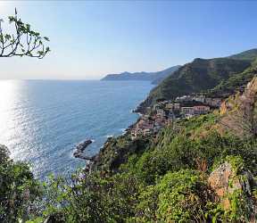 Riomaggiore Cinque Terre Ocean Town Viewpoint Cliff Port Panoramic Sunshine Flower Cloud - 002184 - 18-08-2007 - 4944x4296 Pixel Riomaggiore Cinque Terre Ocean Town Viewpoint Cliff Port Panoramic Sunshine Flower Cloud Fine Art Photo Photography Forest Art Photography For Sale Stock...