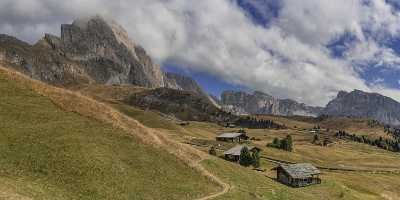 Col Reiser Santa Cristina Valgardena Cabin Grass Autumn Fine Art Animal Outlook Fine Art Photo - 025405 - 12-10-2018 - 19565x7663 Pixel Col Reiser Santa Cristina Valgardena Cabin Grass Autumn Fine Art Animal Outlook Fine Art Photo Fine Art Prints For Sale Fine Art Printing Country Road Fine Art...