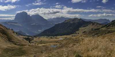 Col Reiser Santa Cristina Valgardena Cabin Grass Autumn Fine Art Nature Photography Leave - 025408 - 12-10-2018 - 16951x7667 Pixel Col Reiser Santa Cristina Valgardena Cabin Grass Autumn Fine Art Nature Photography Leave Stock Image Art Photography Gallery Outlook Art Prints Country Road...