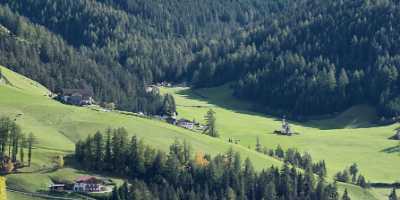 Colle Villnoess Tal Dolomiten Berg Sankt Johann Wald Town Art Prints Photography Prints For Sale - 004879 - 11-10-2009 - 8562x3987 Pixel Colle Villnoess Tal Dolomiten Berg Sankt Johann Wald Town Art Prints Photography Prints For Sale Fine Art Country Road Shore Nature Autumn Art Prints For Sale...