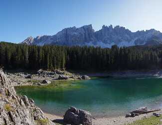 Karersee Carrezo Lago Latemar Dolomiten See Herbst Farben Fine Art Photography Prints - 005155 - 14-10-2009 - 6473x4986 Pixel Karersee Carrezo Lago Latemar Dolomiten See Herbst Farben Fine Art Photography Prints Fine Art Photography Galleries Fine Art Giclee Printing Shore Snow Forest...