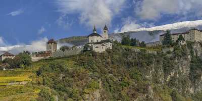 Chiusa Klausen Convento Sabiona Kloster Autumn Blue Sky Fog Pass Lake Fine Arts - 024296 - 20-10-2016 - 22766x7646 Pixel Chiusa Klausen Convento Sabiona Kloster Autumn Blue Sky Fog Pass Lake Fine Arts Landscape Photography Stock Photos Fine Art Print Beach Photography Stock Images...