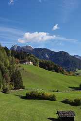 Sankt Peter Villnoess Tal Peitlerkofel Dolomiten Berg Wald Art Photography Gallery Stock Images - 004855 - 11-10-2009 - 4250x7368 Pixel Sankt Peter Villnoess Tal Peitlerkofel Dolomiten Berg Wald Art Photography Gallery Stock Images City Panoramic Photo Fine Art Photography Prints For Sale Fine...