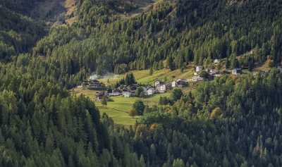 Sopracordevole Village Autumn Tree Color Dolomites Panorama Viepoint Fine Art Printing Shore - 024196 - 18-10-2016 - 11537x6840 Pixel Sopracordevole Village Autumn Tree Color Dolomites Panorama Viepoint Fine Art Printing Shore Landscape Photography View Point Royalty Free Stock Images River...