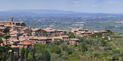 Montalcino Hill Huegel Tuscany Italy Toscana Italien Spring Fine Art Photography Nature - 013023 - 17-05-2012 - 9744x4055 Pixel Montalcino Hill Huegel Tuscany Italy Toscana Italien Spring Fine Art Photography Nature Stock Photos Rain Fine Art Photos Fine Art Printing Fine Art Fotografie...