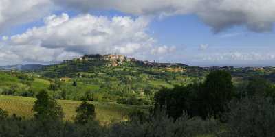 Montepulciano Tuscany Italy Toscana Italien Spring Fruehling Poppy Fine Art Prints For Sale - 014060 - 20-05-2013 - 16731x7135 Pixel Montepulciano Tuscany Italy Toscana Italien Spring Fruehling Poppy Fine Art Prints For Sale Landscape Senic Winter Stock Pictures Art Photography For Sale Stock...