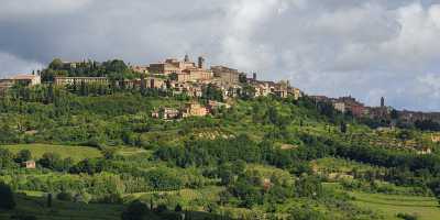 Montepulciano Tuscany Italy Toscana Italien Spring Fruehling Poppy Creek Fine Art Landscapes - 014061 - 20-05-2013 - 20731x6865 Pixel Montepulciano Tuscany Italy Toscana Italien Spring Fruehling Poppy Creek Fine Art Landscapes Art Photography Gallery Fine Art Photos Hi Resolution Fine Arts...