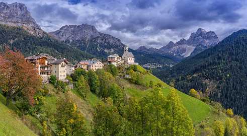 Alto Adige Alto Adige - South Tyrol - Italy - Mountain Range - Autumn - Color - Fall - Foliage - Leaves - Forest - Tree - Outlook -...