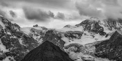 Maenlichen Grindelwald Wetterhorn Eiger Moench Jungfrau Flower Alps Photo Fine Art Fog - 021583 - 12-06-2017 - 23127x6664 Pixel Maenlichen Grindelwald Wetterhorn Eiger Moench Jungfrau Flower Alps Photo Fine Art Fog Fine Arts Photography Rain Royalty Free Stock Photos Panoramic Summer...