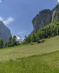 Lauterbrunnen Staubbachfall Wasserfall Waterfall Grass Barn Jungfrau Flower Fine Art Photography - 021682 - 10-06-2017 - 7229x8980 Pixel Lauterbrunnen Staubbachfall Wasserfall Waterfall Grass Barn Jungfrau Flower Fine Art Photography Modern Art Prints Fine Art Mountain Sunshine Summer Landscape...