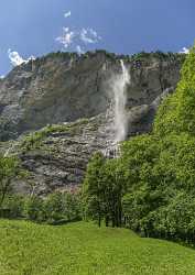 Lauterbrunnen Staubbachfall Wasserfall Waterfall Grass Barn Jungfrau Flower Photo - 021687 - 10-06-2017 - 6775x9588 Pixel Lauterbrunnen Staubbachfall Wasserfall Waterfall Grass Barn Jungfrau Flower Photo What Is Fine Art Photography Fine Art Posters Fine Art Outlook Country Road...