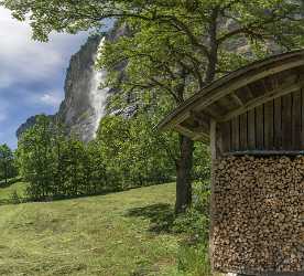 Lauterbrunnen Staubbachfall Wasserfall Waterfall Grass Barn Jungfrau Flower Sunshine - 021691 - 10-06-2017 - 10643x9639 Pixel Lauterbrunnen Staubbachfall Wasserfall Waterfall Grass Barn Jungfrau Flower Sunshine Fine Art Pictures Panoramic Creek Forest Stock Image Fine Art Landscape...