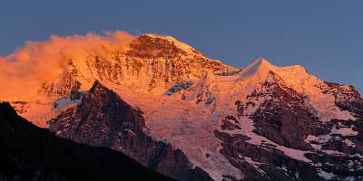 Wengen Jungfrau Silberhorn Sunset Senic Summer Grass Fine Art Photography Galleries Image Stock - 001811 - 15-07-2007 - 10556x4328 Pixel Wengen Jungfrau Silberhorn Sunset Senic Summer Grass Fine Art Photography Galleries Image Stock Fine Art Landscape Art Printing River Art Photography For Sale...