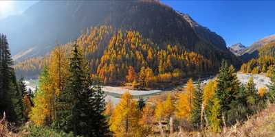 Fluelapass Berge Bach Herbst Farben Wald Blau Art Printing Shore Photography - 002426 - 13-10-2007 - 9973x4894 Pixel Fluelapass Berge Bach Herbst Farben Wald Blau Art Printing Shore Photography Fine Art Photography For Sale Fine Art Photo Fine Art Image Stock Royalty Free...