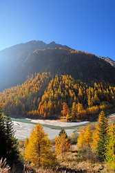 Fluelapass Berge Bach Herbst Farben Wald Blau Fine Art Landscape Photography Pass Spring - 002428 - 13-10-2007 - 4400x6748 Pixel Fluelapass Berge Bach Herbst Farben Wald Blau Fine Art Landscape Photography Pass Spring Stock Photos City Shore Barn Rain Leave Fine Art Prints Fine Art Art...