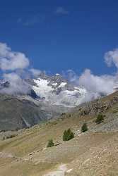 Zermatt Zinalrothorn Wolken Blau Himmel Panorama Fine Art Photographer Royalty Free Stock Photos - 004414 - 11-08-2009 - 4176x6445 Pixel Zermatt Zinalrothorn Wolken Blau Himmel Panorama Fine Art Photographer Royalty Free Stock Photos Park Landscape Photography Barn Stock Pictures Modern Wall Art...