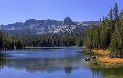 Lake Mamie Mommoth Lakes California Overlook Autumn Blue Island Country Road - 014317 - 19-10-2014 - 9558x6096 Pixel Lake Mamie Mommoth Lakes California Overlook Autumn Blue Island Country Road Fine Art Photography Galleries Fog Prints Leave Fine Art Foto Stock Photos Coast...