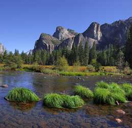 Yosemite Nationalpark California Waterfall Merced River Valley Scenic Order Stock Image Shoreline - 010567 - 07-10-2011 - 6442x6216 Pixel Yosemite Nationalpark California Waterfall Merced River Valley Scenic Order Stock Image Shoreline Spring Fine Art Photography Prints For Sale Fine Art Print...