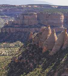 Grand Junction Colorado Rimrock Drive Coke Ovens View Shore Fog Creek Art Photography For Sale - 021904 - 18-10-2017 - 5282x5869 Pixel Grand Junction Colorado National Monument Road Rock Formation Berg Landschaft Stadt Natur Fotografie Gletscher Bergpass Gebirge Tiere Berg Nebel Sonnenuntergang...