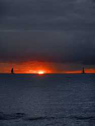 Honolulu Waikiki Queens Surf Beach Park Hawaii Sunset Royalty Free Stock Images - 009678 - 18-10-2011 - 4678x6230 Pixel Honolulu Waikiki Queens Surf Beach Park Hawaii Sunset Royalty Free Stock Images Landscape Photography Spring Stock Photos Barn Famous Fine Art Photographers...