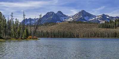 Stanley Idaho Little Redfish Lake Mountain Grass Valley Autumn Fine Art Photography Prints For Sale - 022255 - 09-10-2017 - 19151x7736 Pixel Stanley Idaho Little Redfish Lake Mountain Grass Valley Autumn Fine Art Photography Prints For Sale Summer Fine Art Landscape Photography Sale Fine Arts...