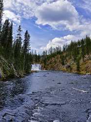 Yellowstone National Park Wyoming Lewis Lake Riverside Autumn Fine Art Foto Country Road - 011669 - 28-09-2012 - 6707x8979 Pixel Yellowstone National Park Wyoming Lewis Lake Riverside Autumn Fine Art Foto Country Road Fine Art Giclee Printing Fine Art Printer Panoramic Fog Stock Photos...