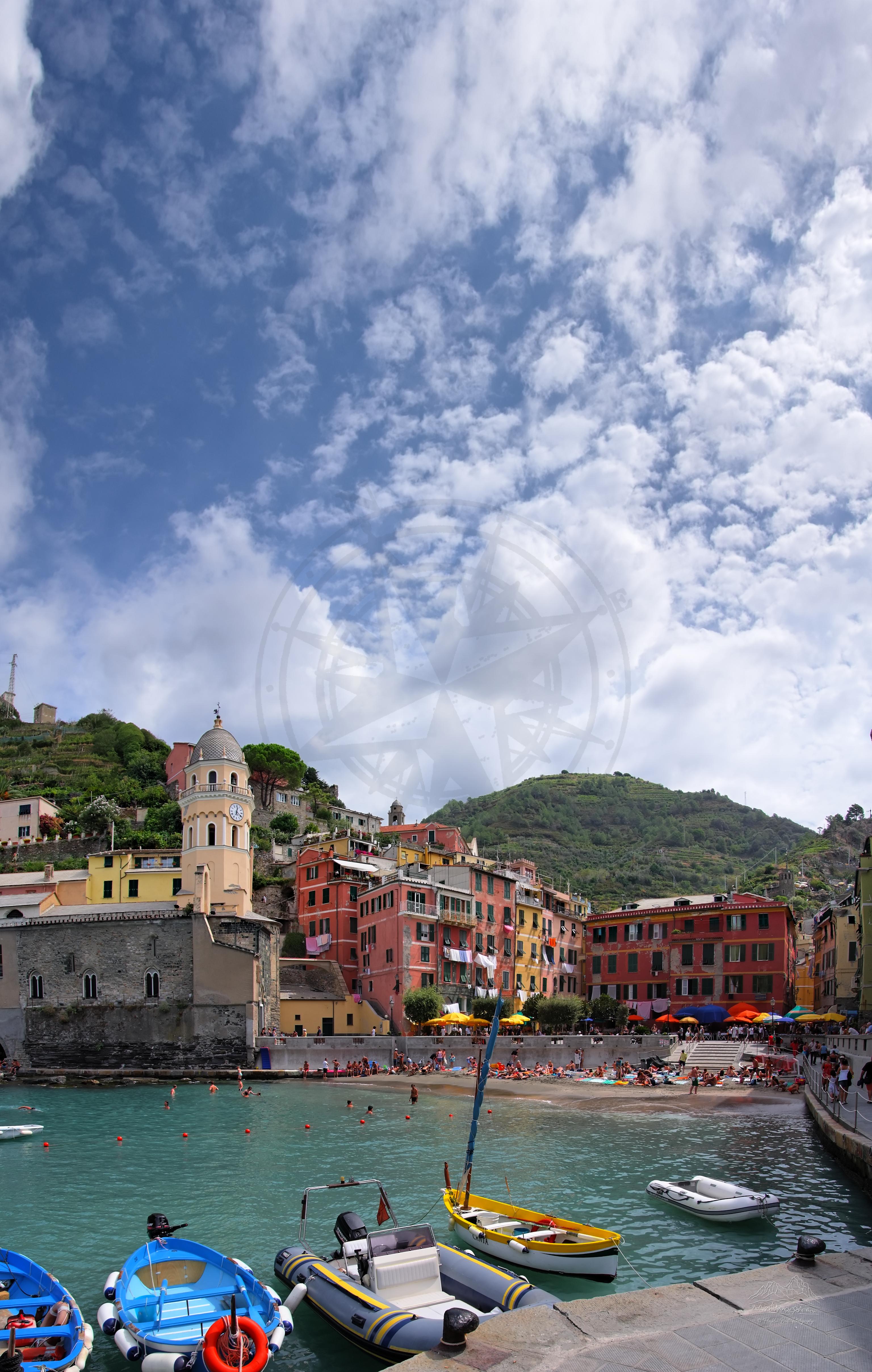 Vista Panoramica del Porto di Vernazza, Liguria, Italia