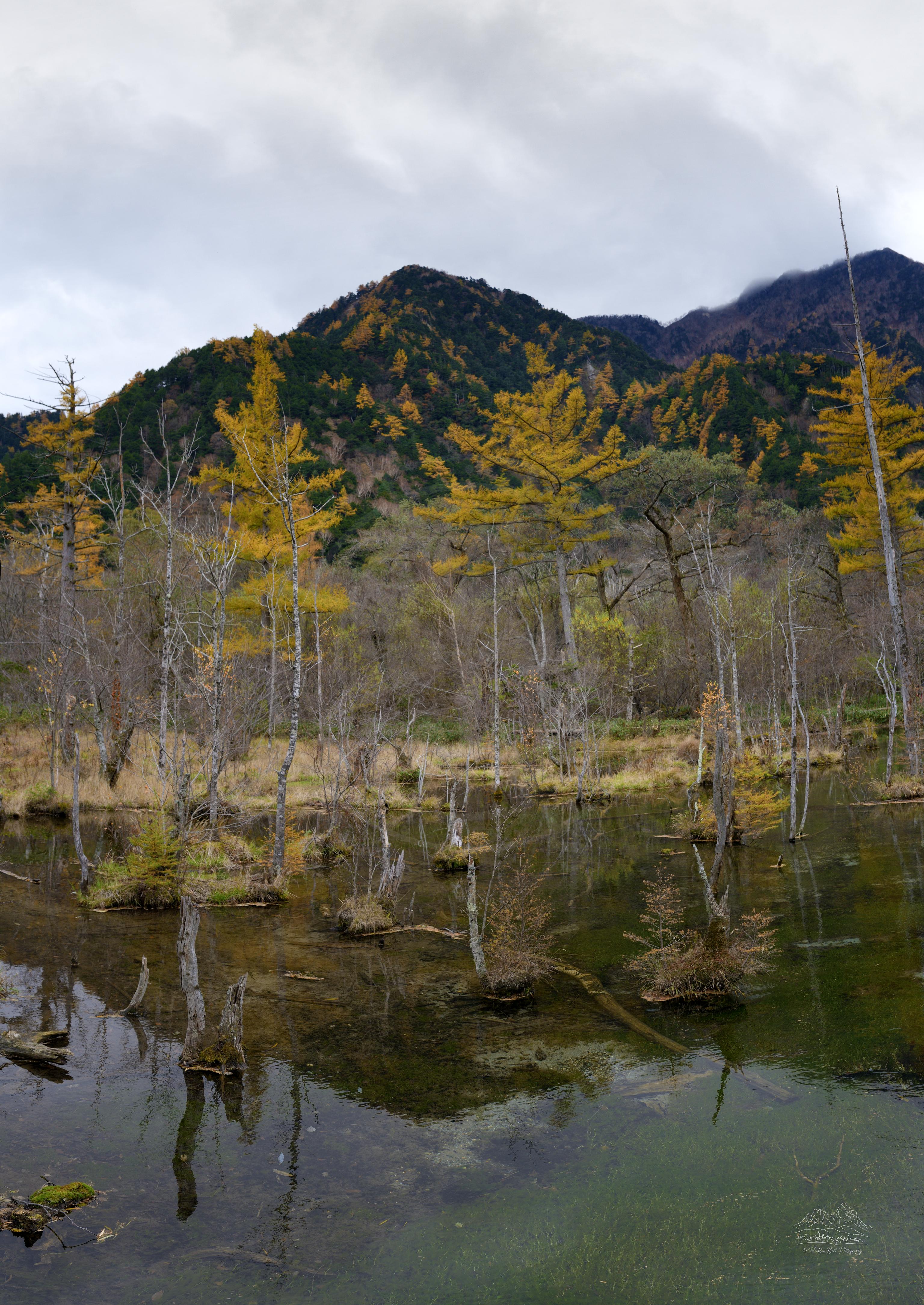 Herbst Panorama Bergsee Ansicht in Kamikochi Nagano