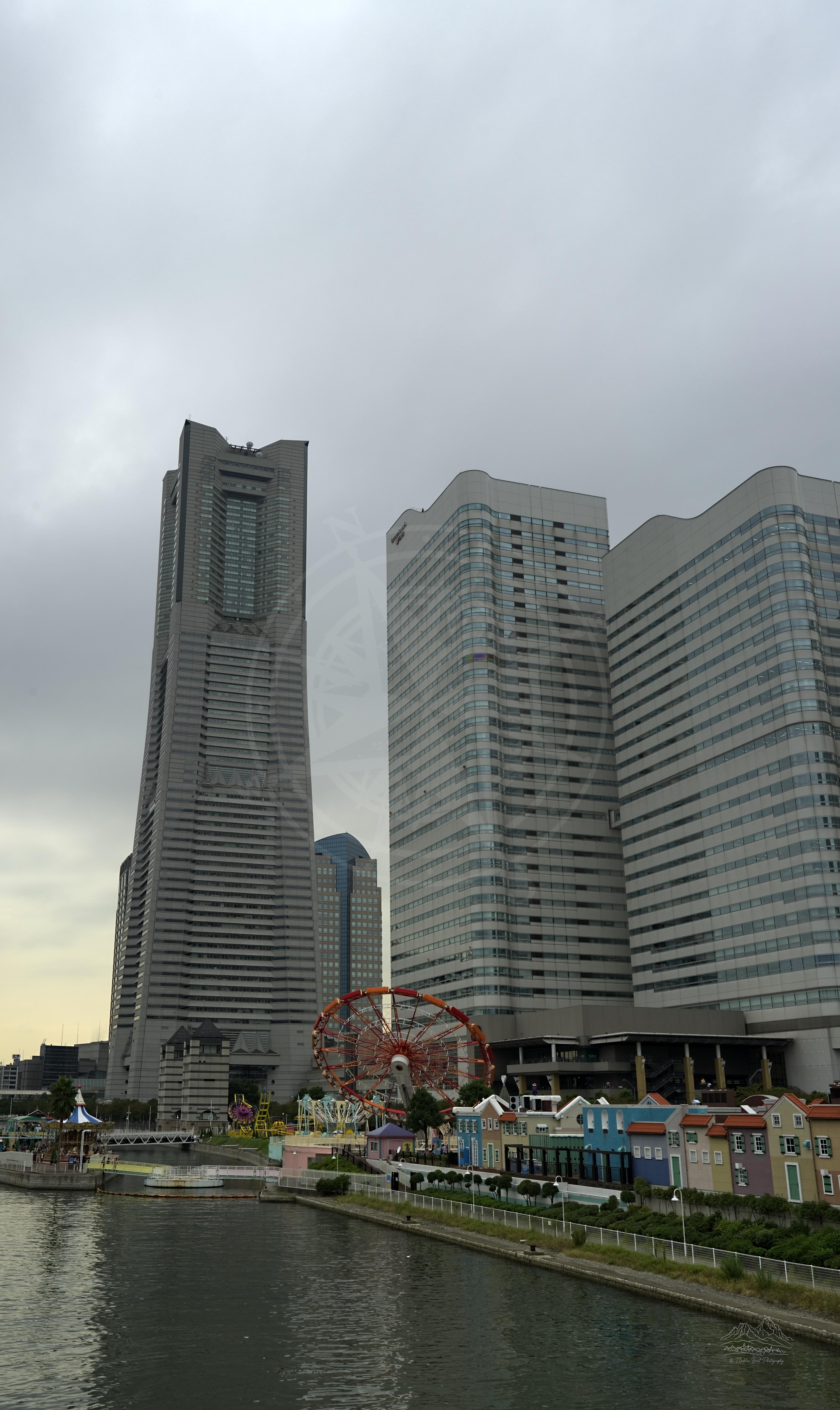 Panorama Autunnale del Lungomare Yokohama Cosmo World