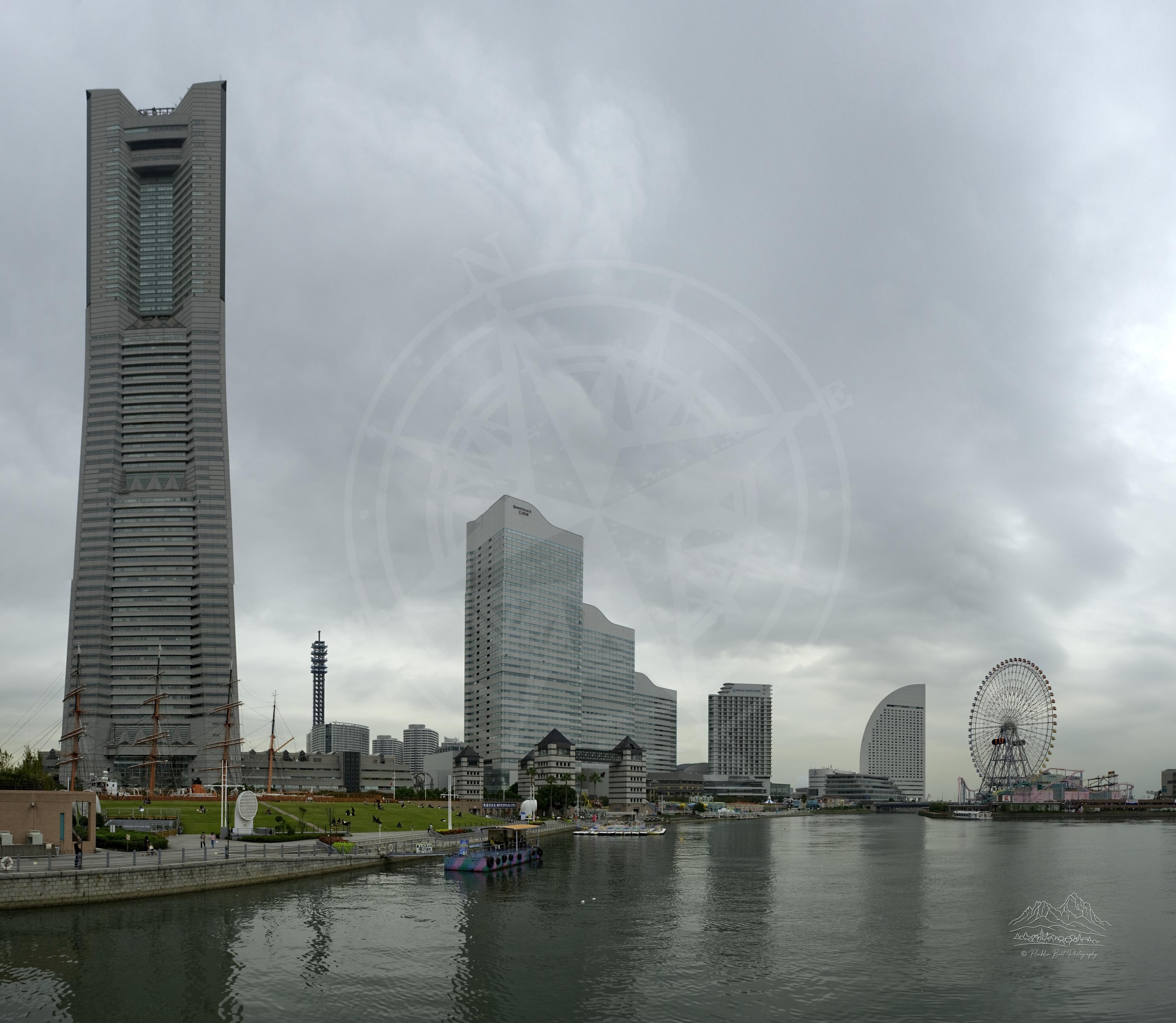 Panorama Autunnale dello Skyline sul Lungomare di Yokohama