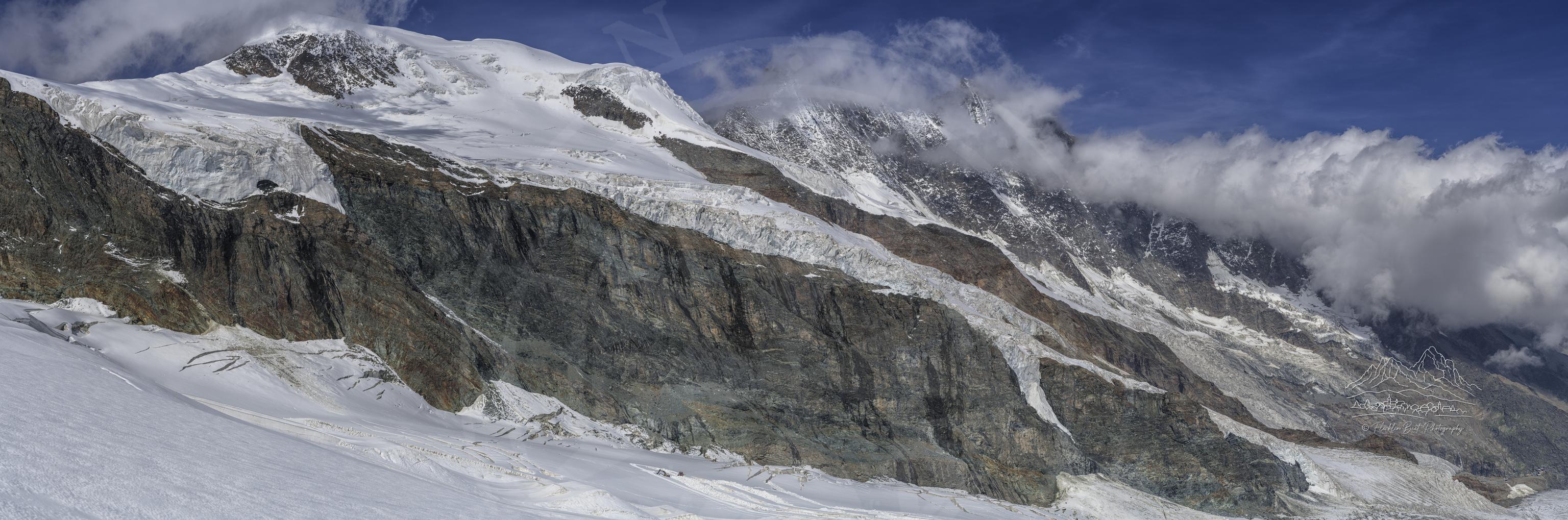 Panoramablick Sommer auf den Allalinhorn Nordwand bei Saas-Fee