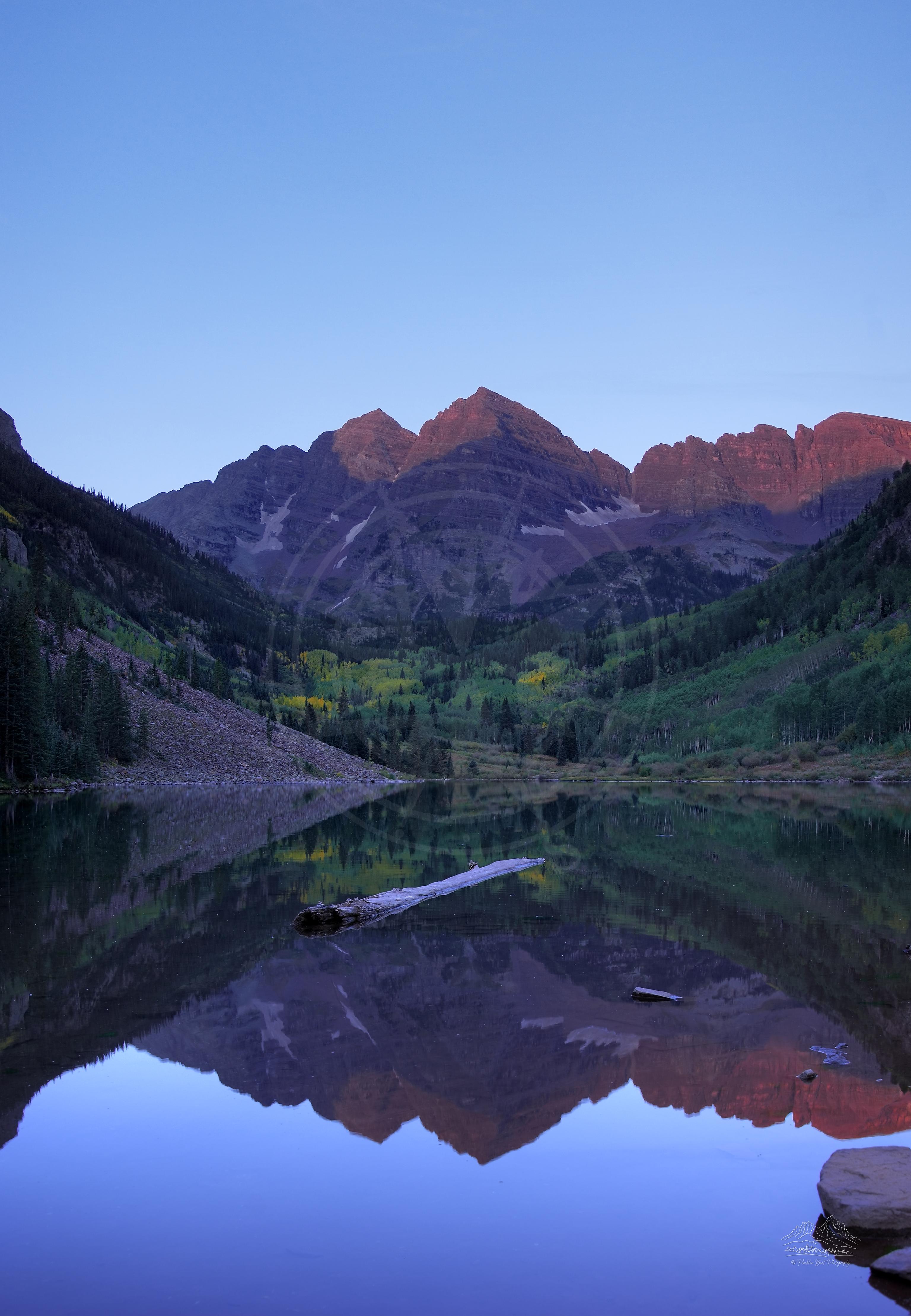 Herbstliches Bergsee-Panorama am Maroon Lake, Colorado
