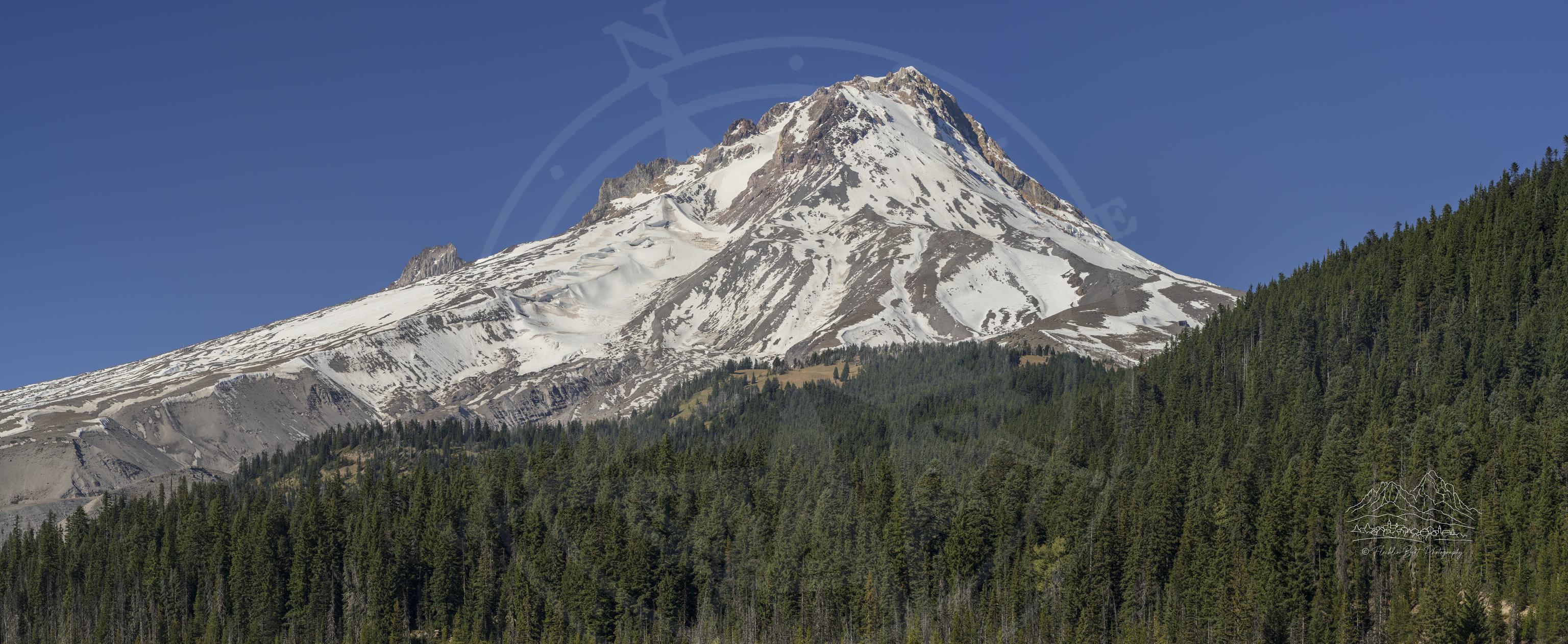 Panorama Autunnale della Mount Hood Highway e Foresta in Oregon
